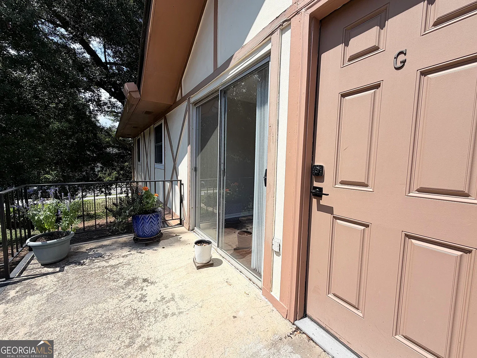 2 bed, 1.5 bath, 936 sqft, $1,650 — Photo 2