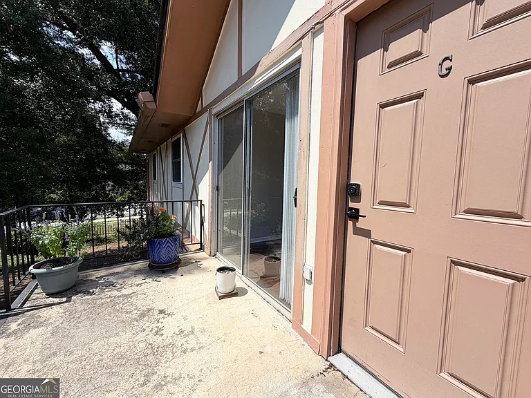 1181 Church St #G — Photo 2