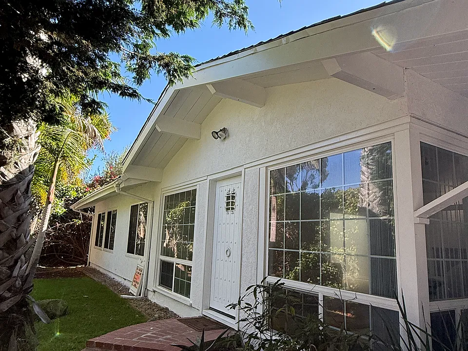 8862 La Jolla Scenic Dr N