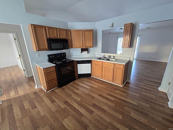 3rd image of 2412 Drexel Dr