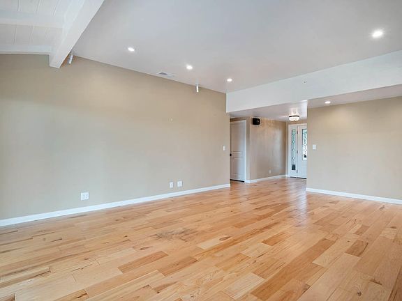 5th image of 4131 Marina Dr