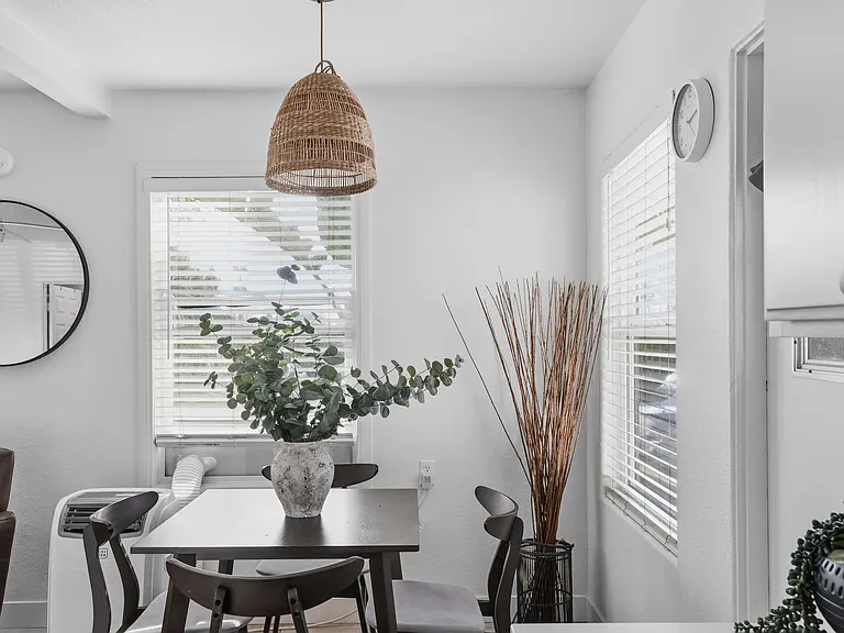 2606 Juan St — Photo 12