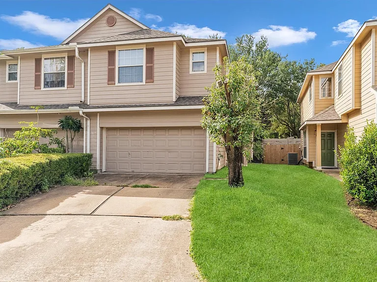 16007 Sandy Path Ln — Photo 2