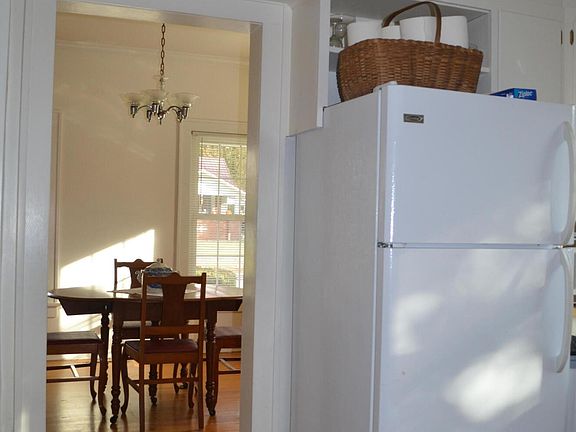 5th image of 114 Wenzel Ave