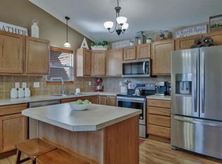 3550 N Lake Ridge Ct, Wichita, KS 67205