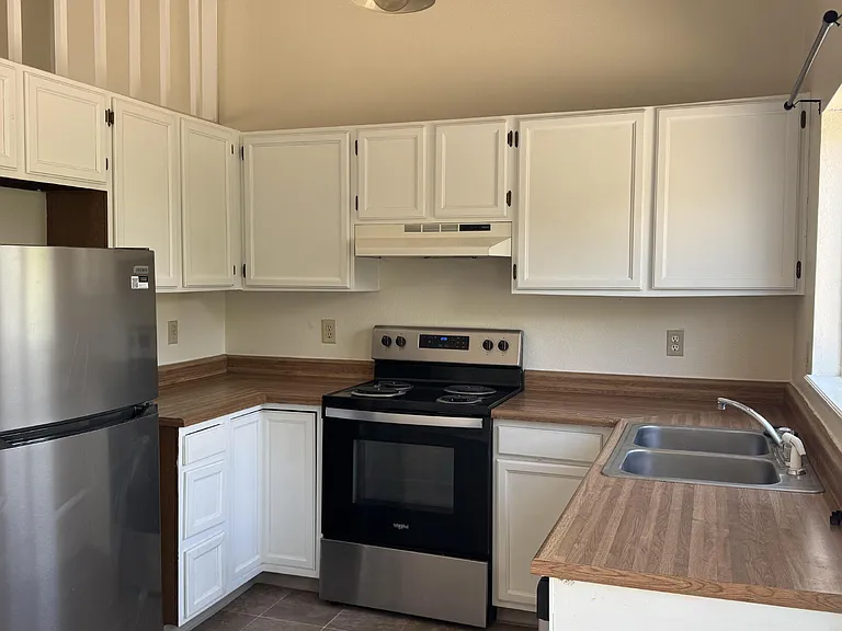 605 Blossom Field Rd — Photo 4