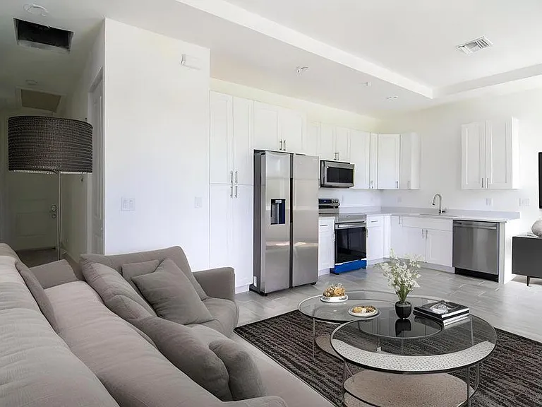 260 Rotonda Blvd W #B — Photo 2
