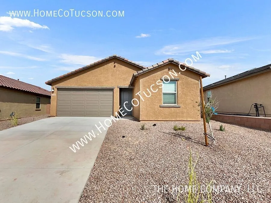 5618 W Monterey Drive: Three Bedroom Home on Tucson's Northwest Side — Photo 1