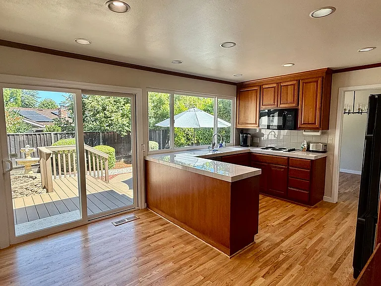 1123 Lillick Dr — Photo 8