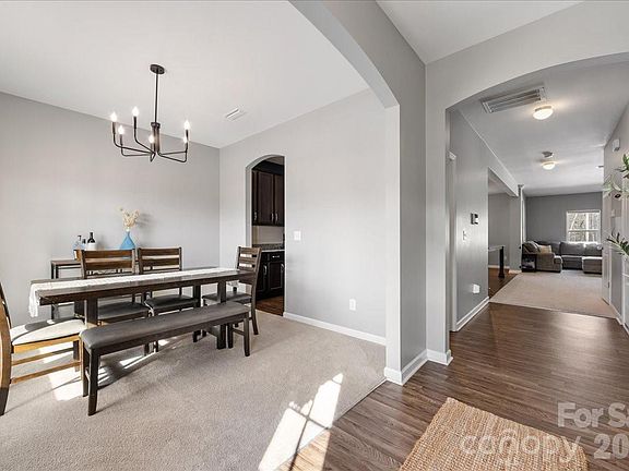 4th image of 154 Sutters Mill Dr
