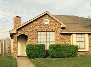 435 Chestnut Ln, Desoto, TX 75115