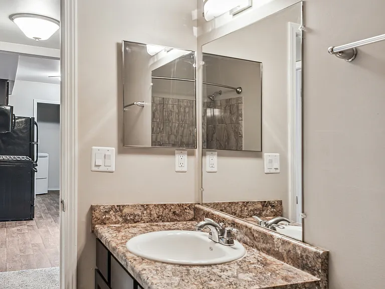 Pointe West Apartments — Photo 59