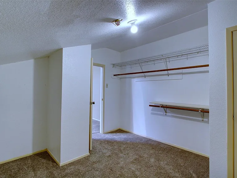 12220 Coppertree Ln — Photo 12