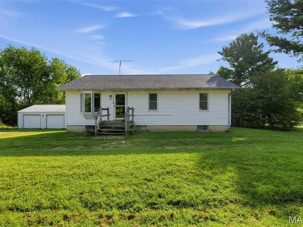 10 Gage Rd, Eldon, MO 65026