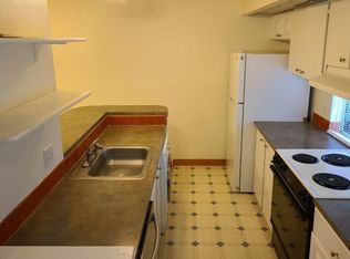 12626 SE 42nd St APT A2, Bellevue, WA 98006