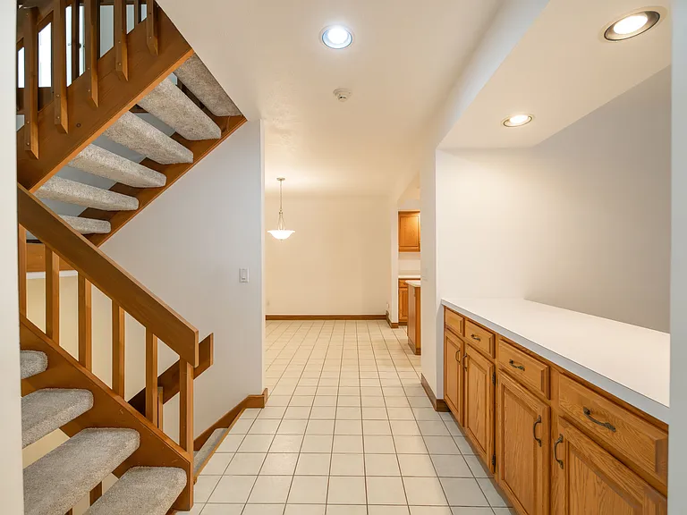 5751 Som Center Rd — Photo 6