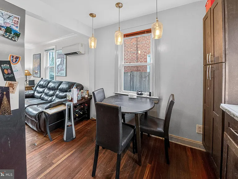 4409 Polk St NE — Photo 5