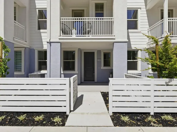 2735 Oak Rd, Walnut Creek, CA 94597