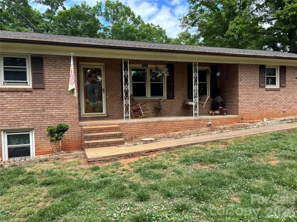 74 Miranda Dr, Taylorsville, NC 28681