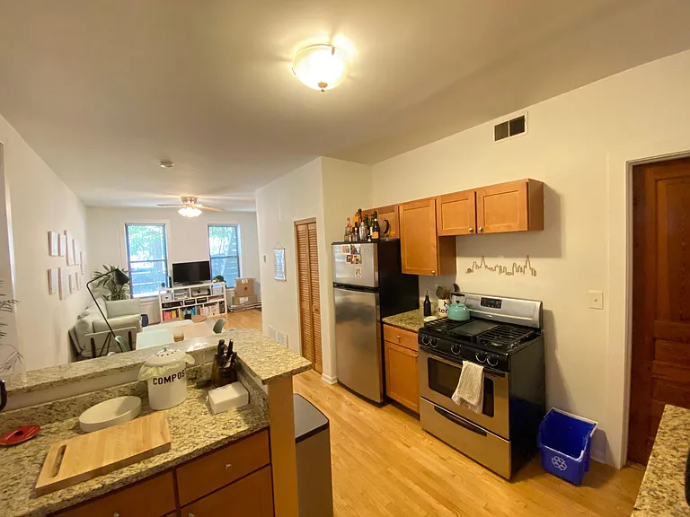 1805 N Hermitage Ave #GF — Photo 10