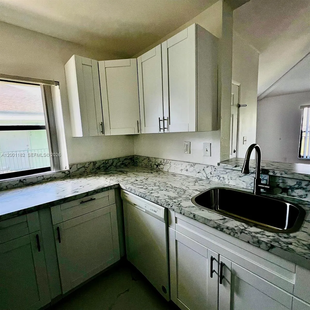 Building Photo - 4030 NW 87th Ave #4030
