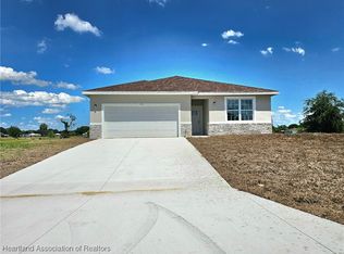 425 Floral Dr, Sebring, FL 33876