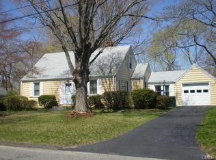 15 Gwendolyn Dr, Trumbull, CT 06611