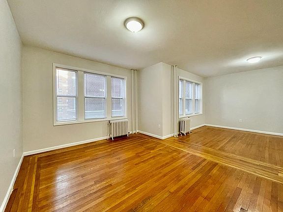 3rd image of 19 Kensington Ave APT 204