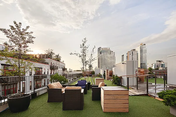 Rented by SERHANT. | media 27