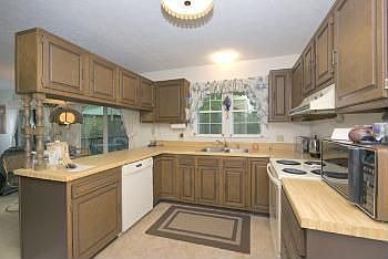2nd image of 705 Jefferson Dr