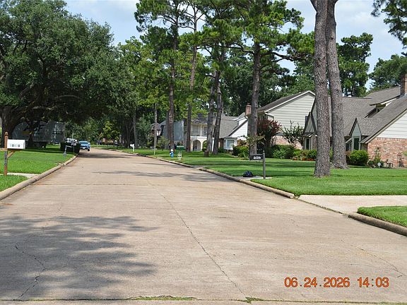 3rd image of 10814 Brentway Dr