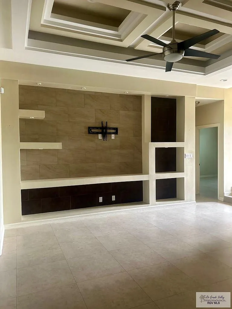 3 bed, 2.5 bath, 1632 sqft, $2,300 — Photo 3