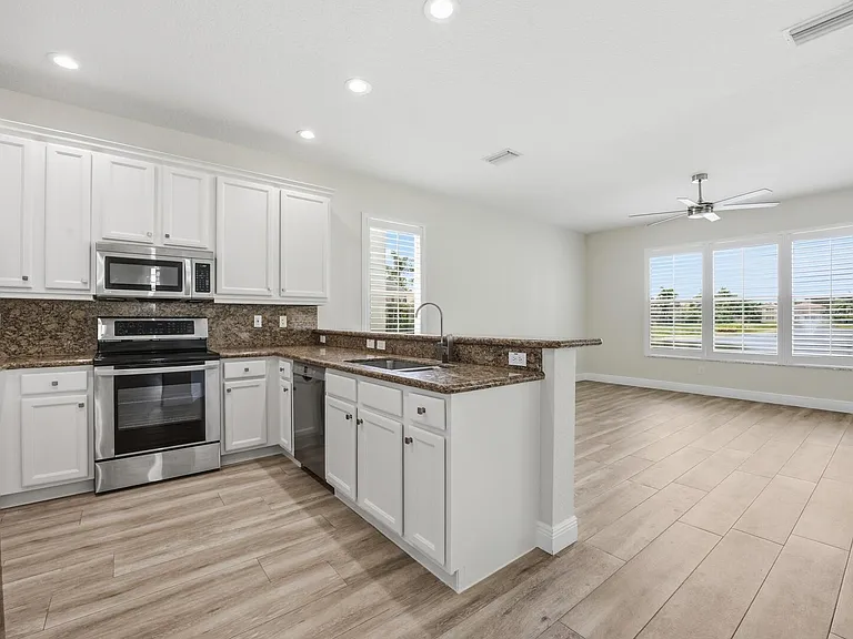 8895 Chestnut Ridge Way — Photo 11