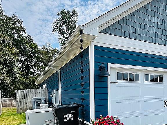 2nd image of 3920 Rimrock Dr