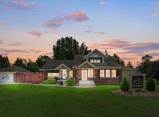 2 Ash St E, Three Oaks, MI 49128