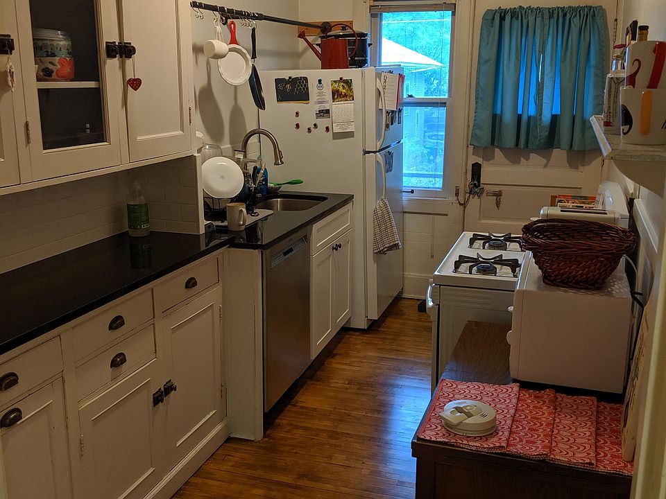 1st image of 1636 Selby Ave