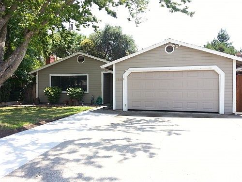 2nd image of 8902 Aksarben Dr