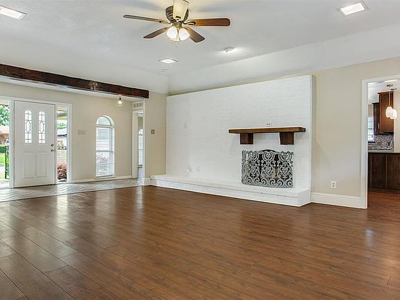 4th image of 1609 Lexington Dr