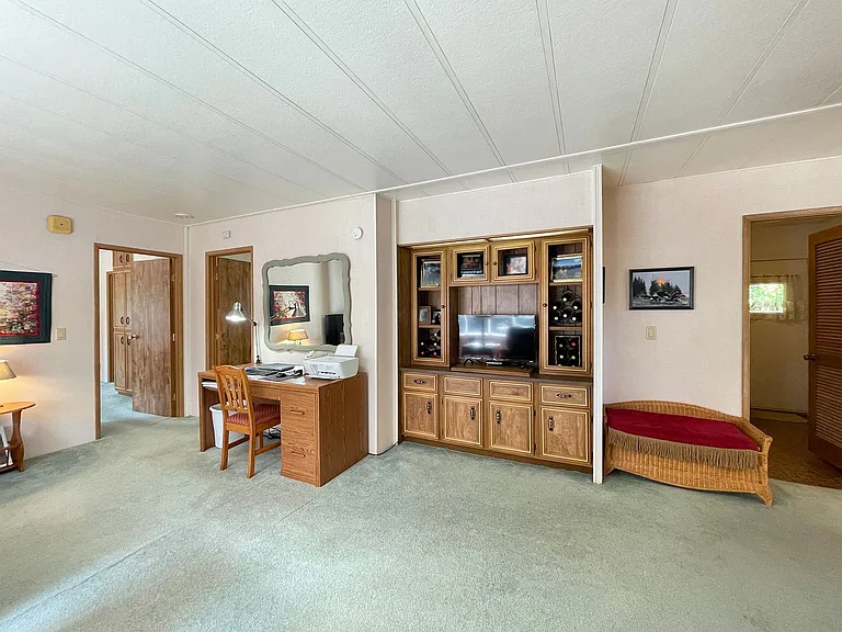 121 Ivy Ln — Photo 23