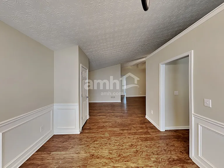 2166 Blueberry Ln — Photo 7