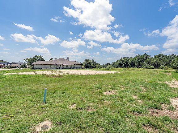 5th image of 1001 Cimarron Hills Trl W