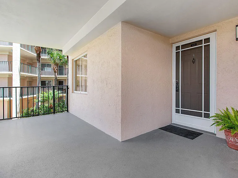 275 Palm Ave #A201 — Photo 32