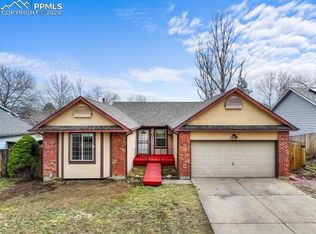 1945 Heatherdale Dr, Colorado Springs, CO 80915