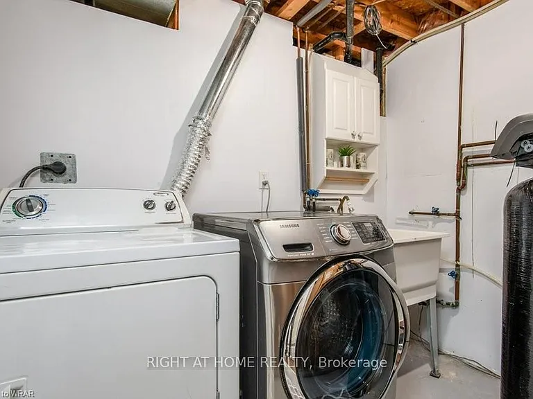 554 Halberstadt Cir — Photo 34