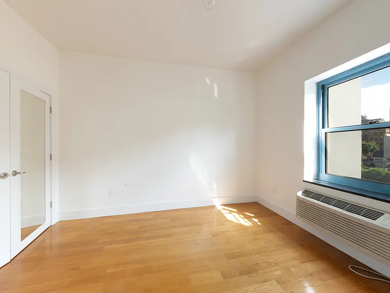 208 Grand St #3B — Photo 6