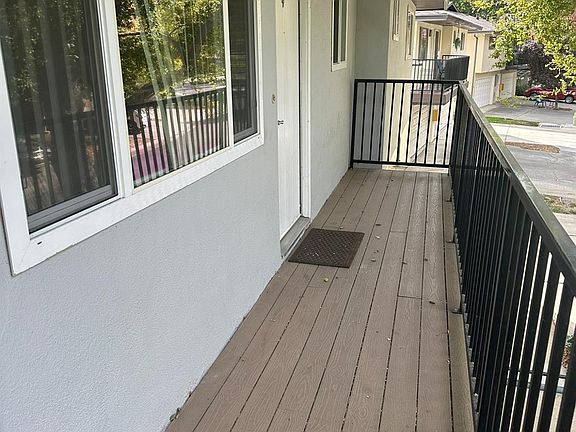 2nd image of 1925 Donner Ave APT 4