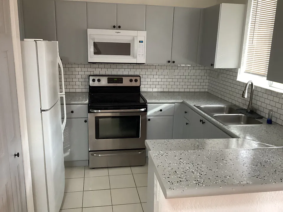 2736 SE 15th Rd #18