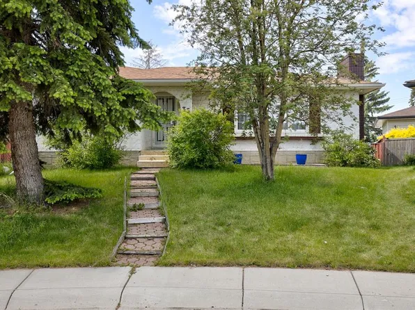 35 NE Penworth Pl SE, Calgary, AB T2A 4G4