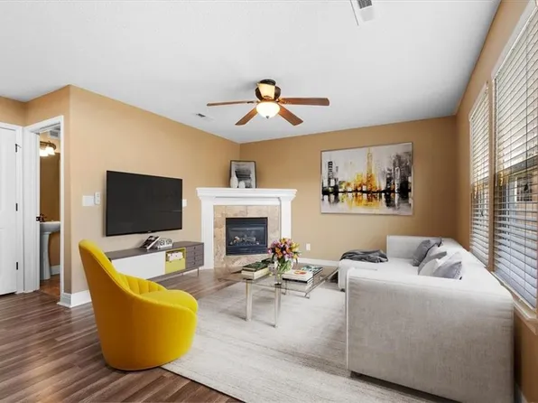 709 N Glenview Ct, Independence, MO 64056