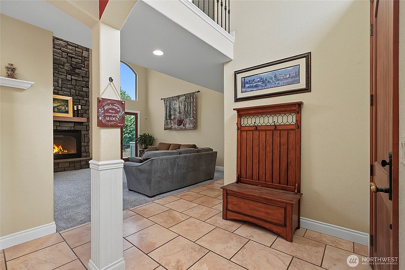 4th image of 914 Harvest Drive SE